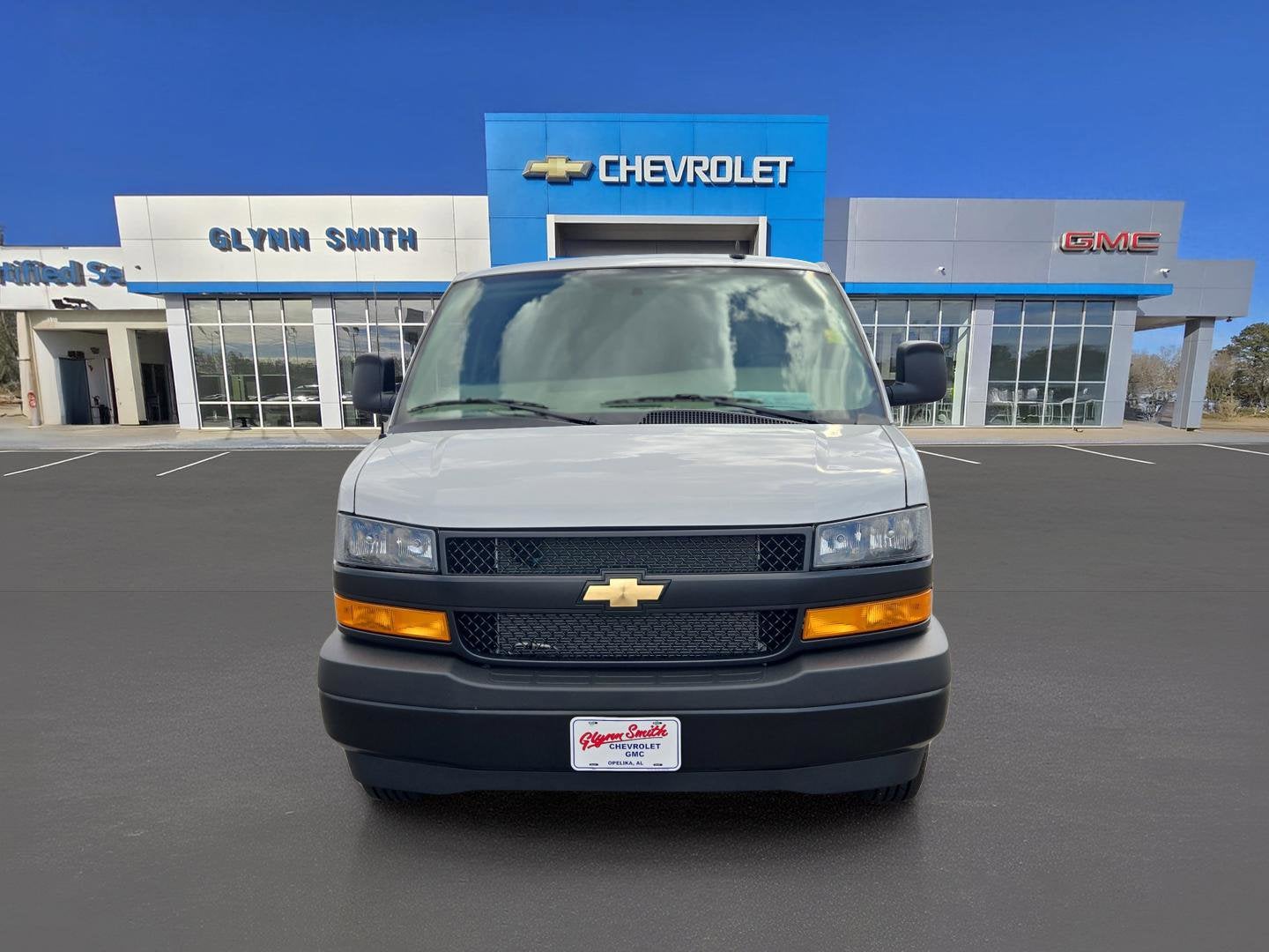 2025 Chevrolet Express Cargo WT