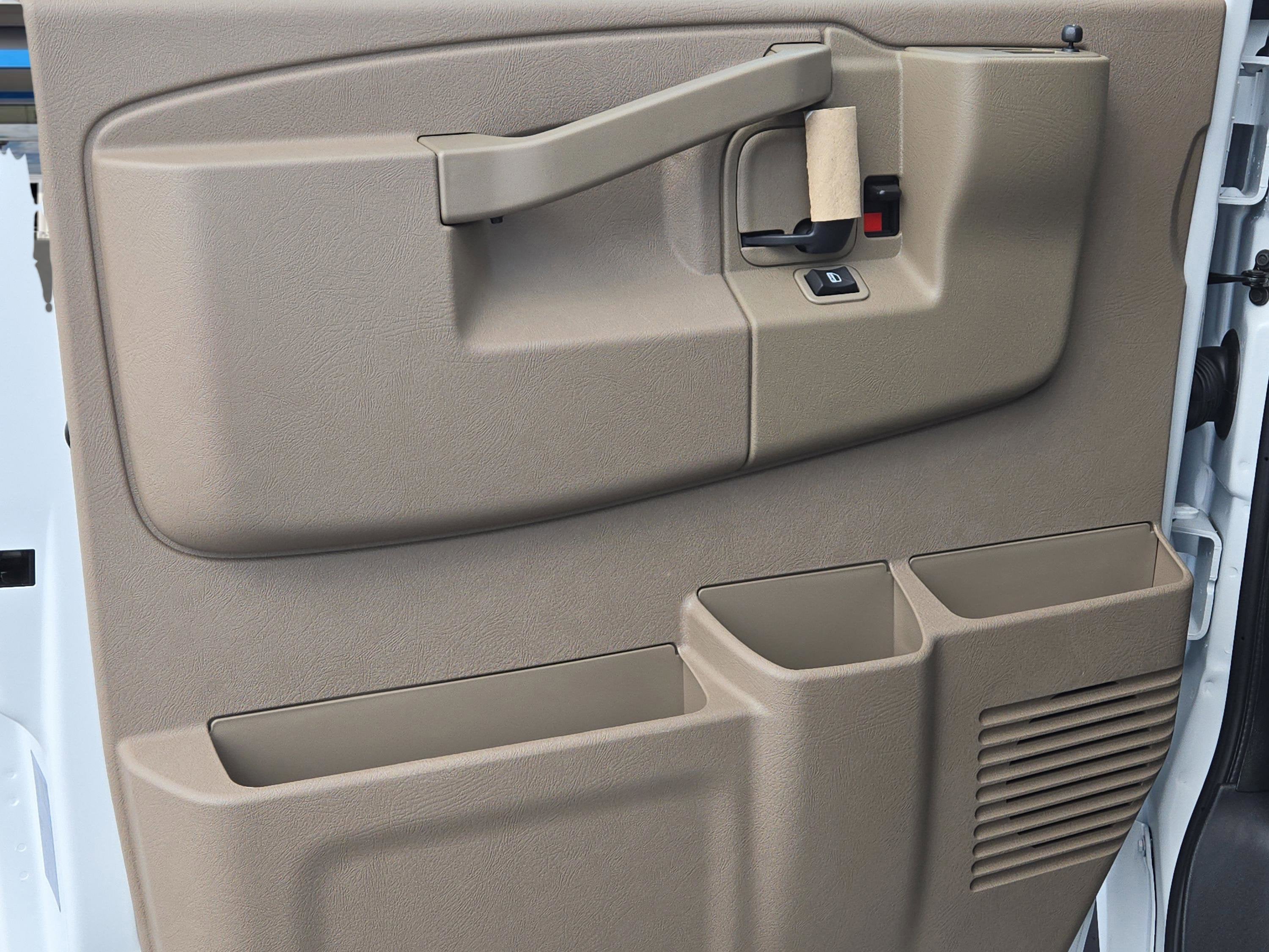 2025 Chevrolet Express Cargo WT