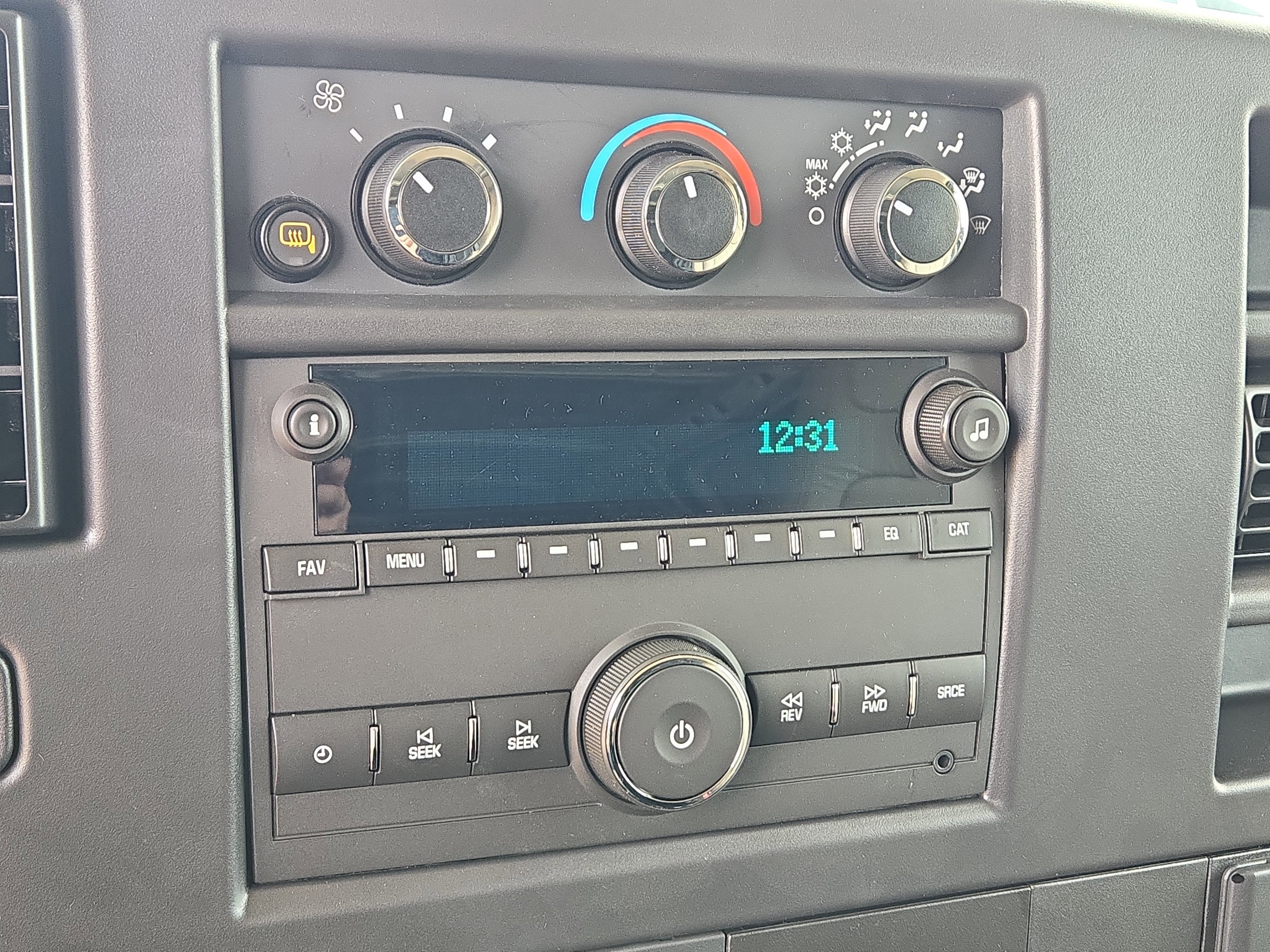 2025 Chevrolet Express Cargo WT