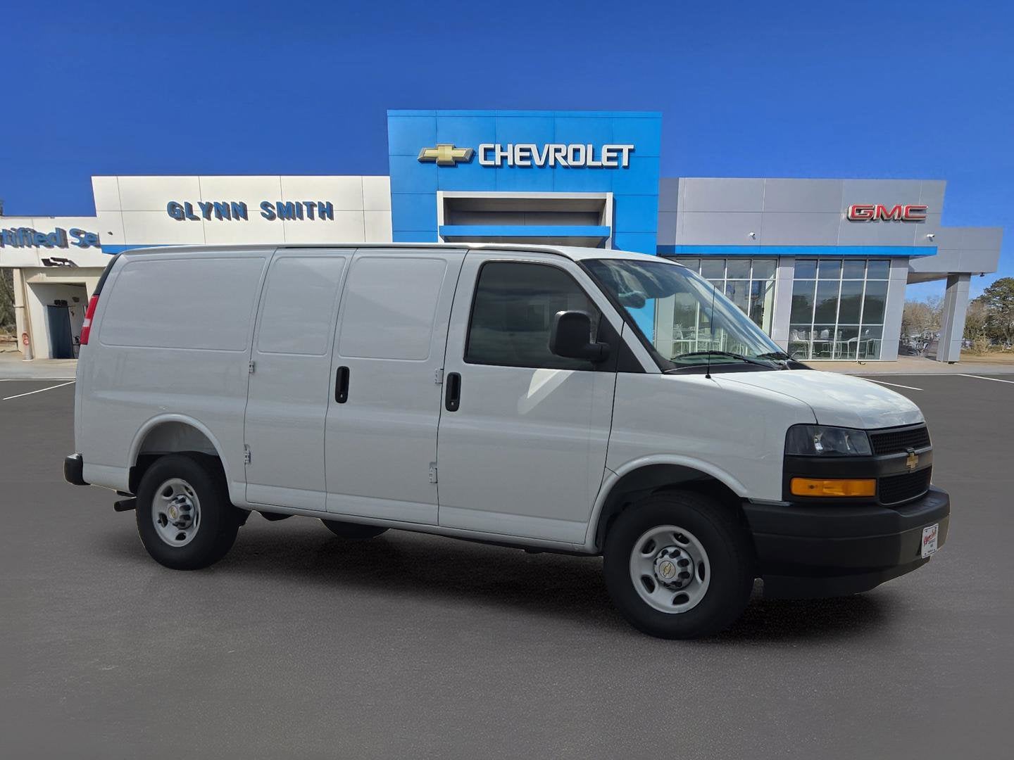 2025 Chevrolet Express Cargo WT