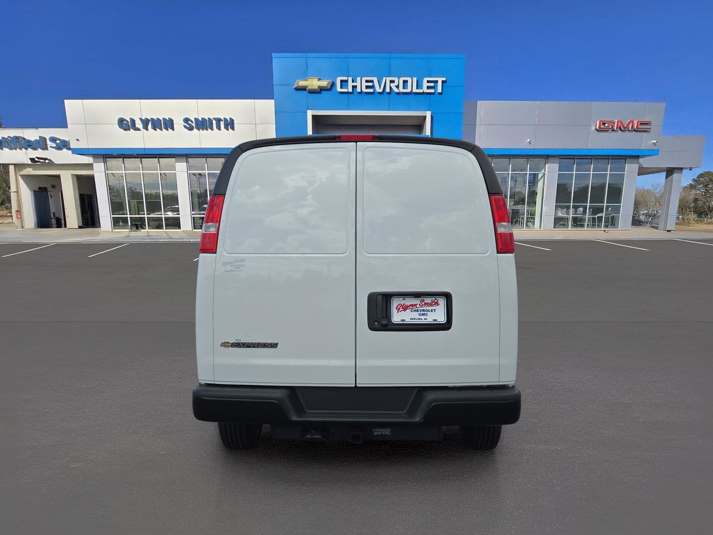 2025 Chevrolet Express Cargo WT