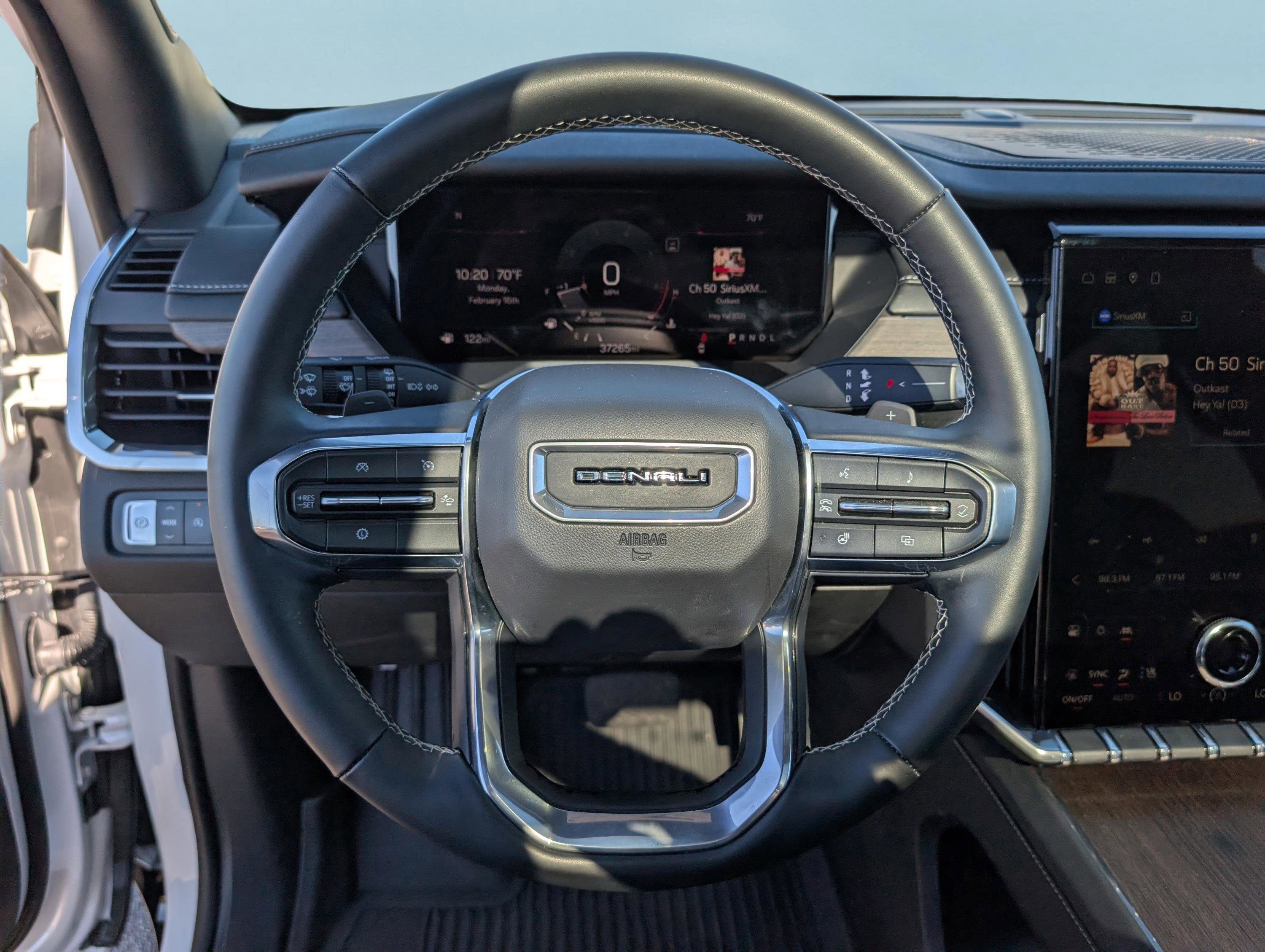 2024 GMC Acadia Denali