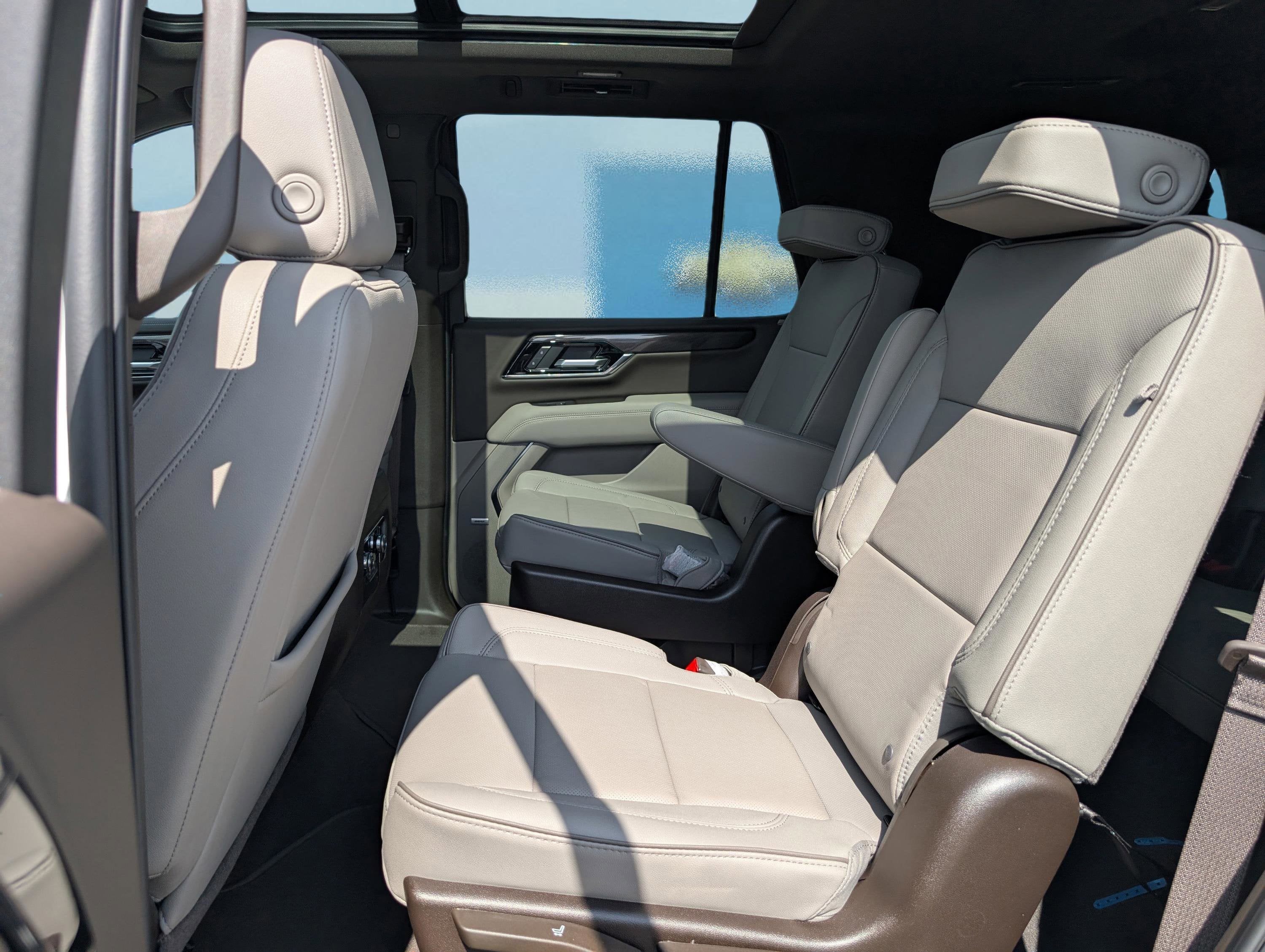 2025 GMC Yukon Elevation