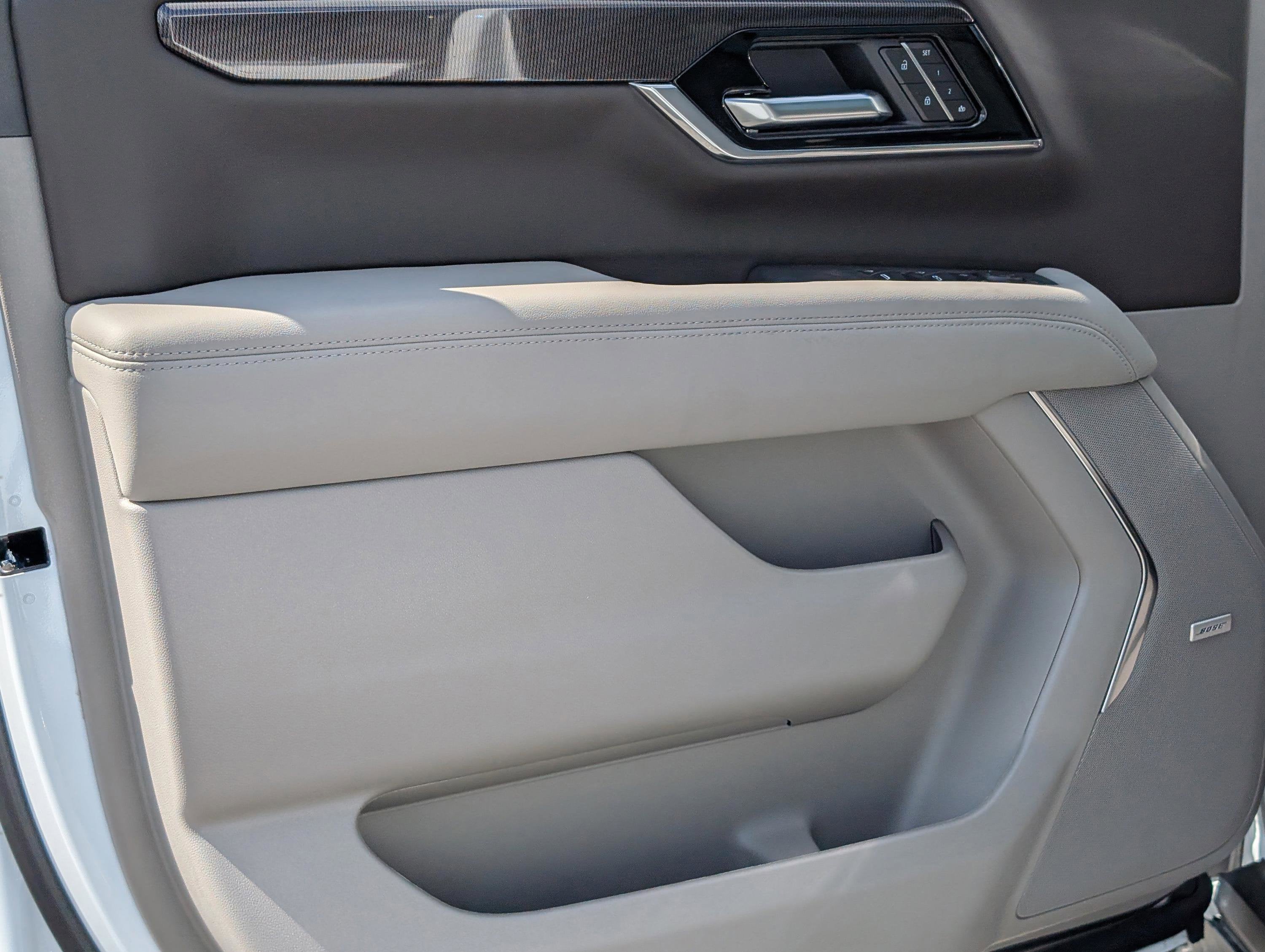 2025 GMC Yukon Elevation