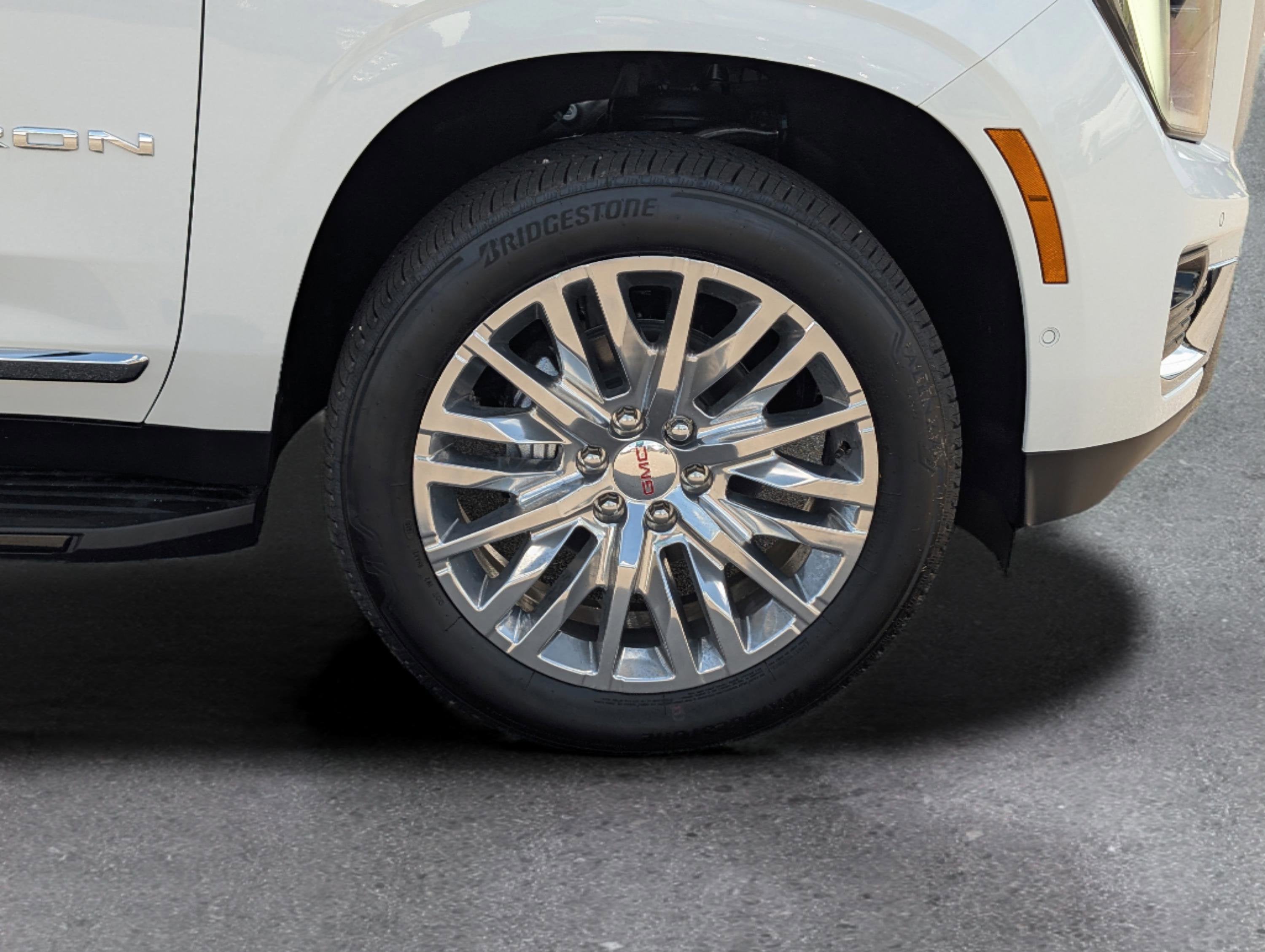 2025 GMC Yukon Elevation