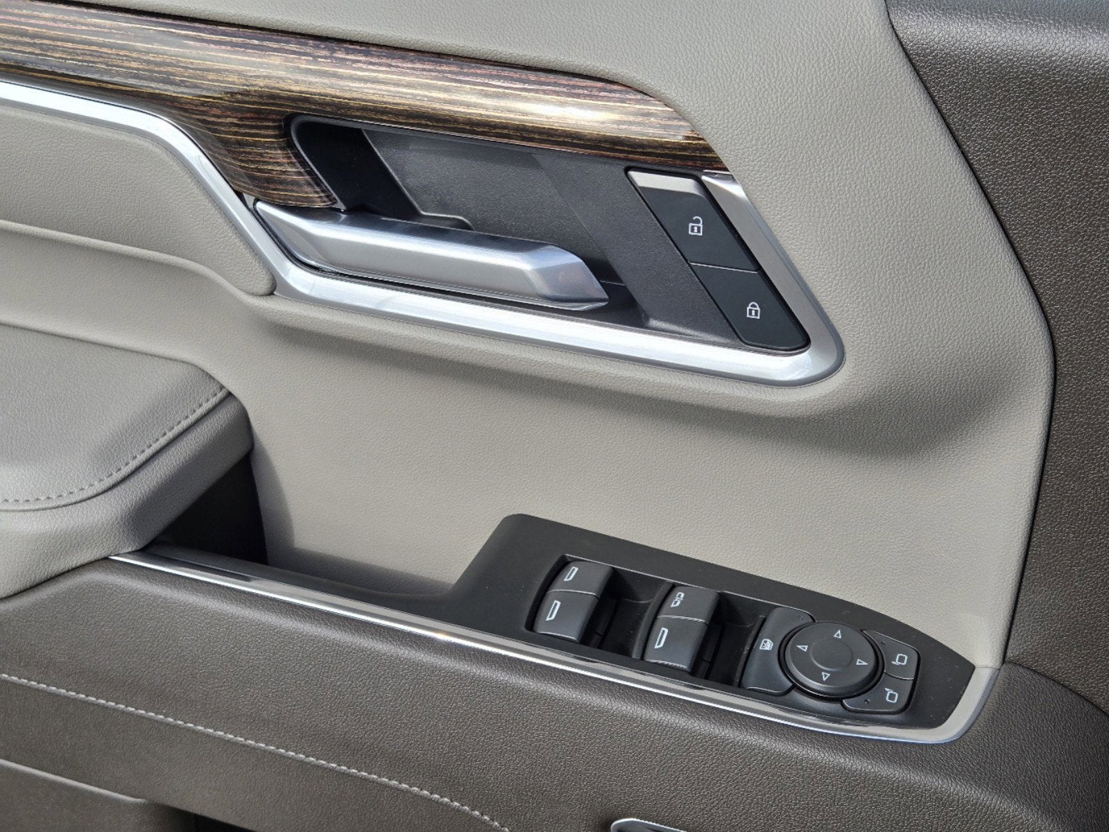 2025 GMC Sierra 1500 SLE