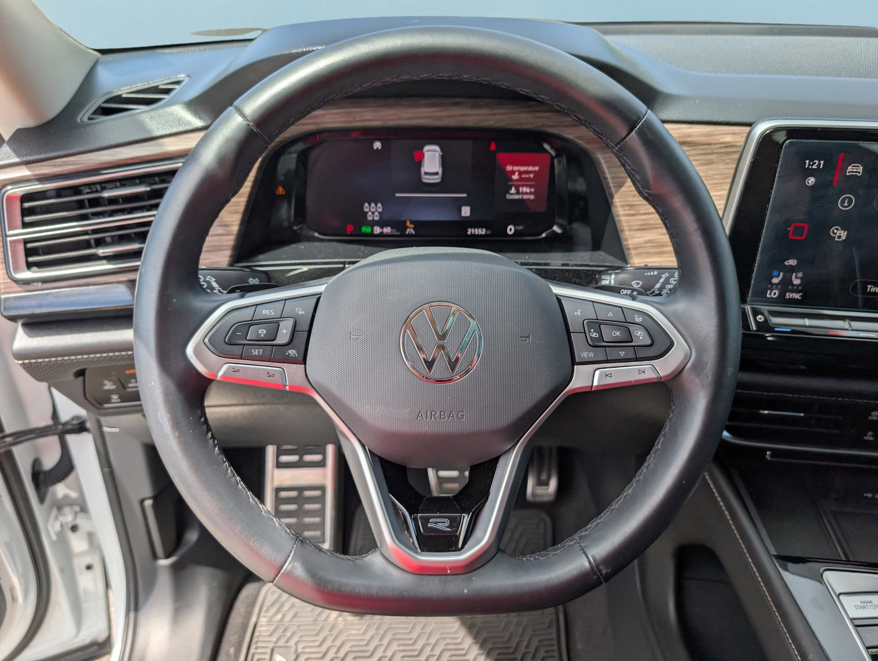 2024 Volkswagen Atlas 2.0T SEL Premium R-Line