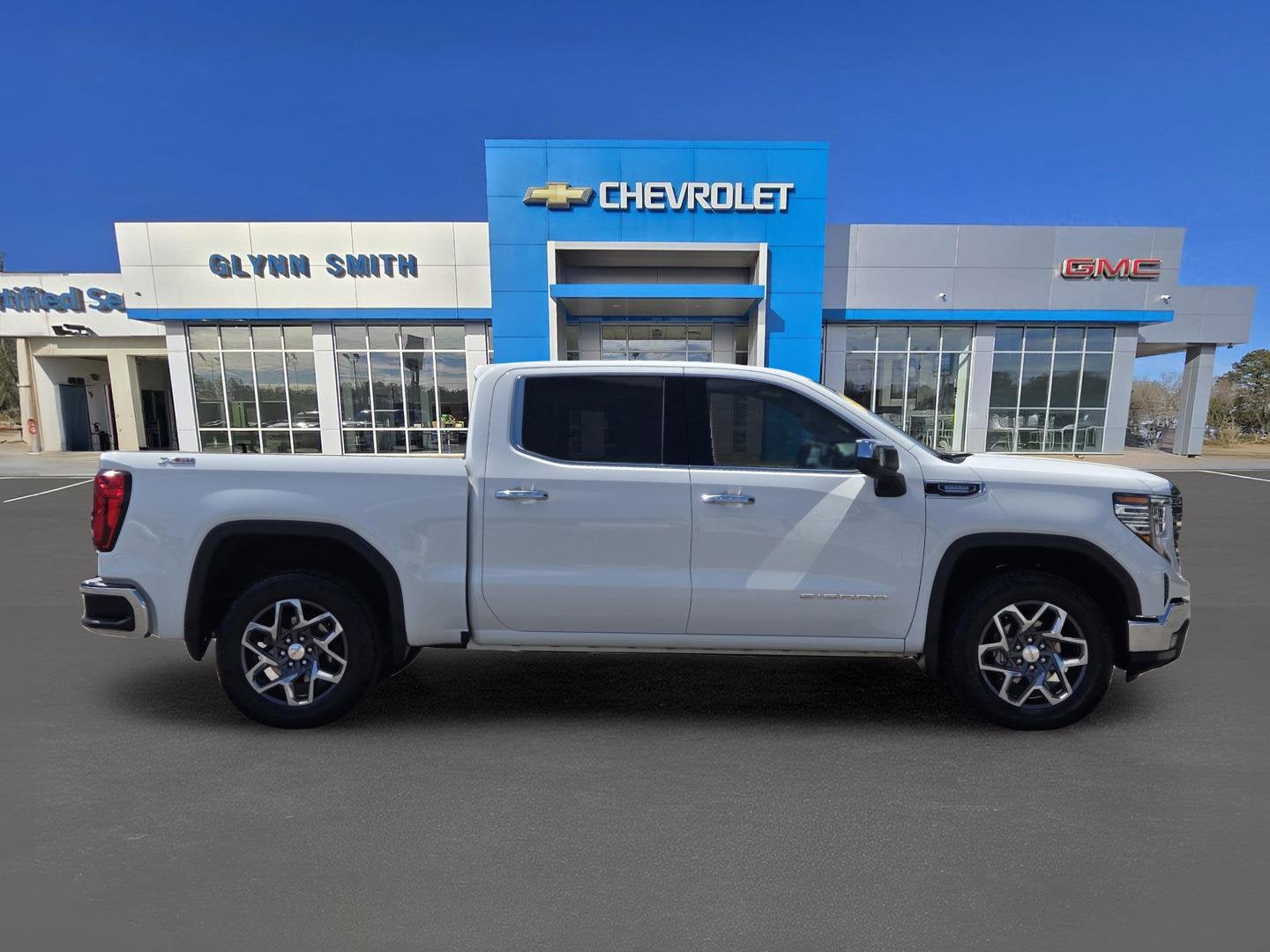 2024 GMC Sierra 1500 SLT