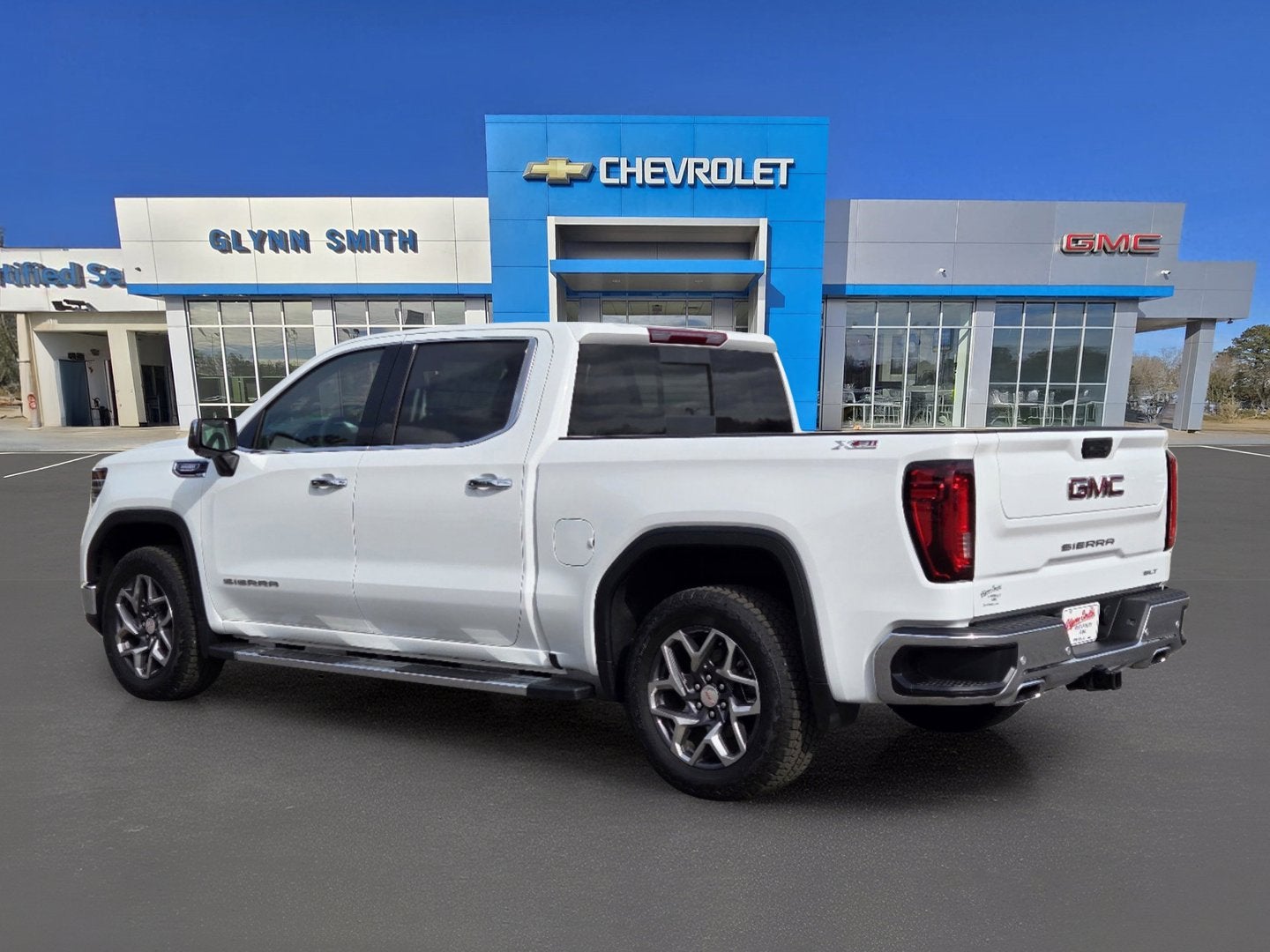 2025 GMC Sierra 1500 SLT