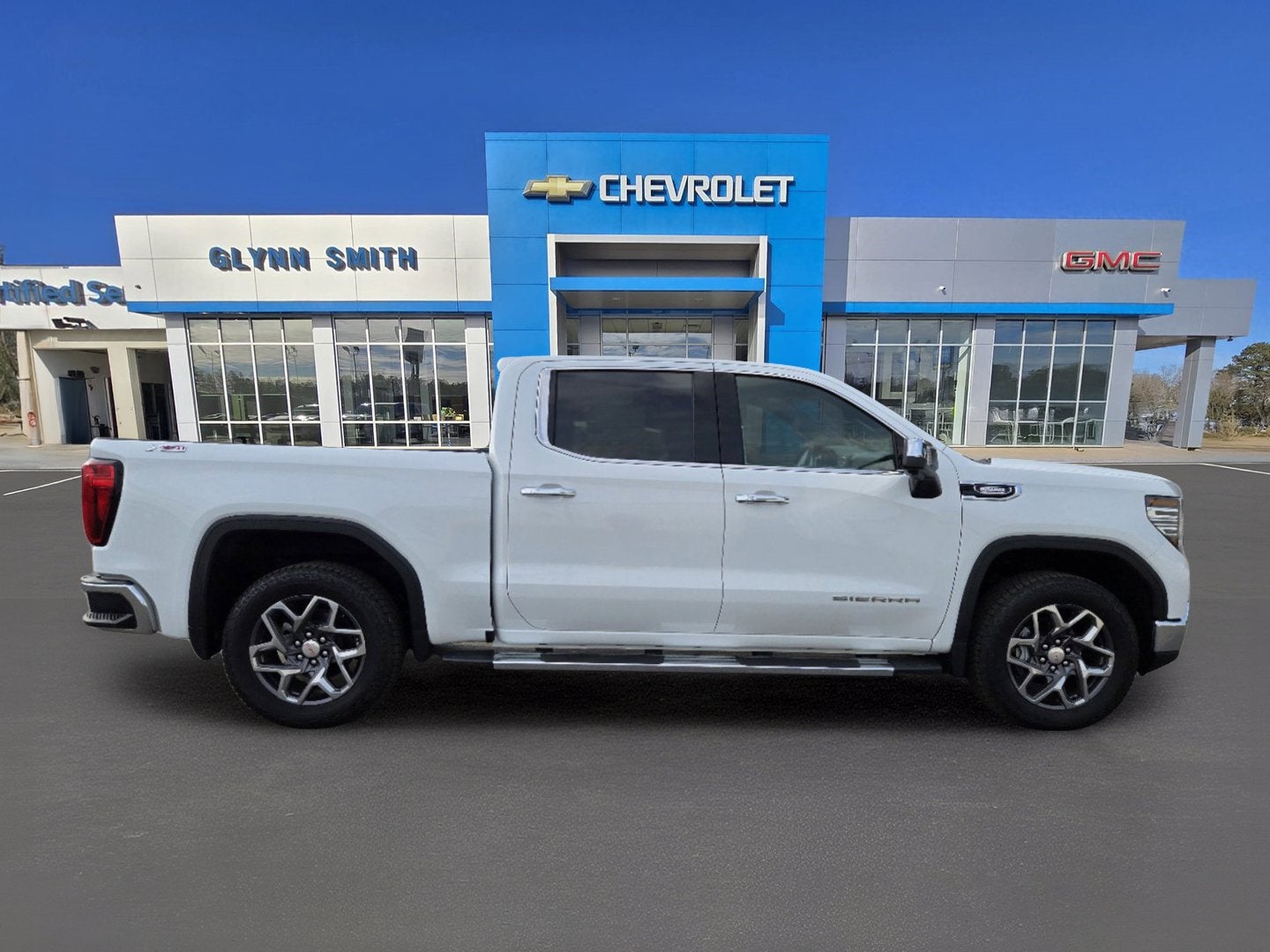 2025 GMC Sierra 1500 SLT