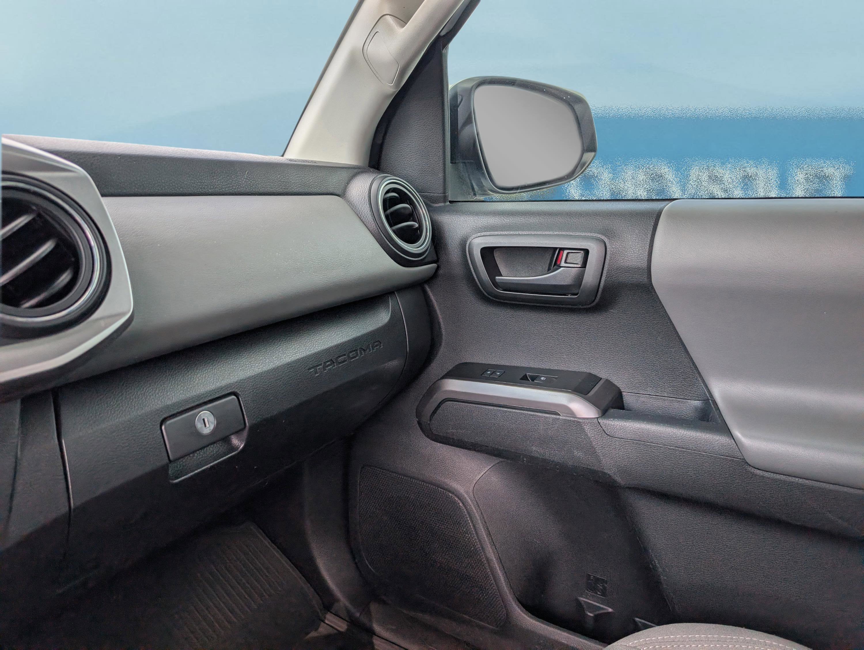 2022 Toyota Tacoma 4WD SR5