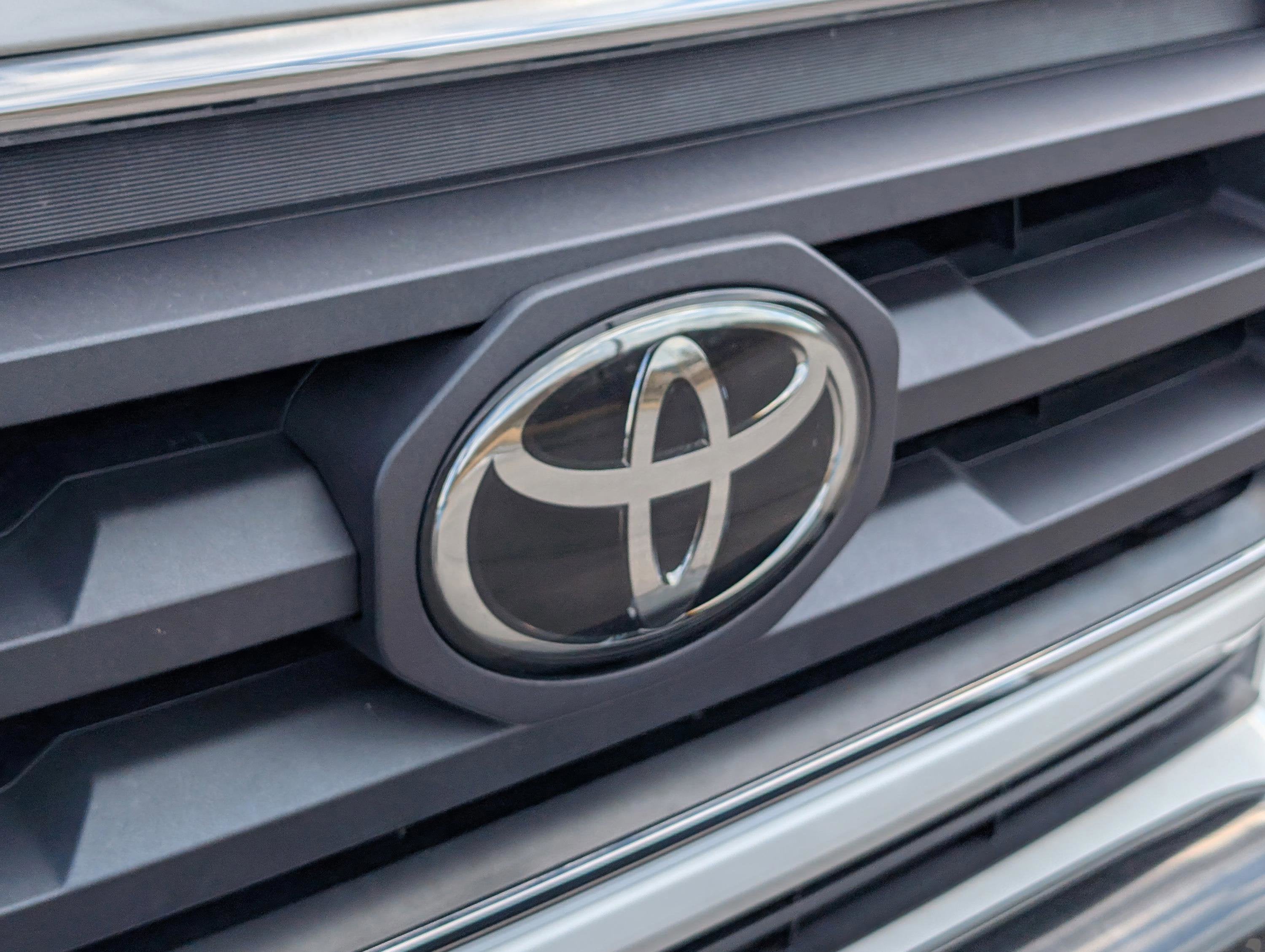 2022 Toyota Tacoma 4WD SR5