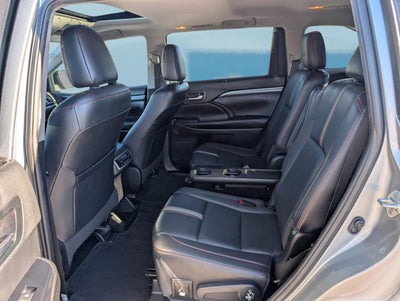 2019 Toyota Highlander SE