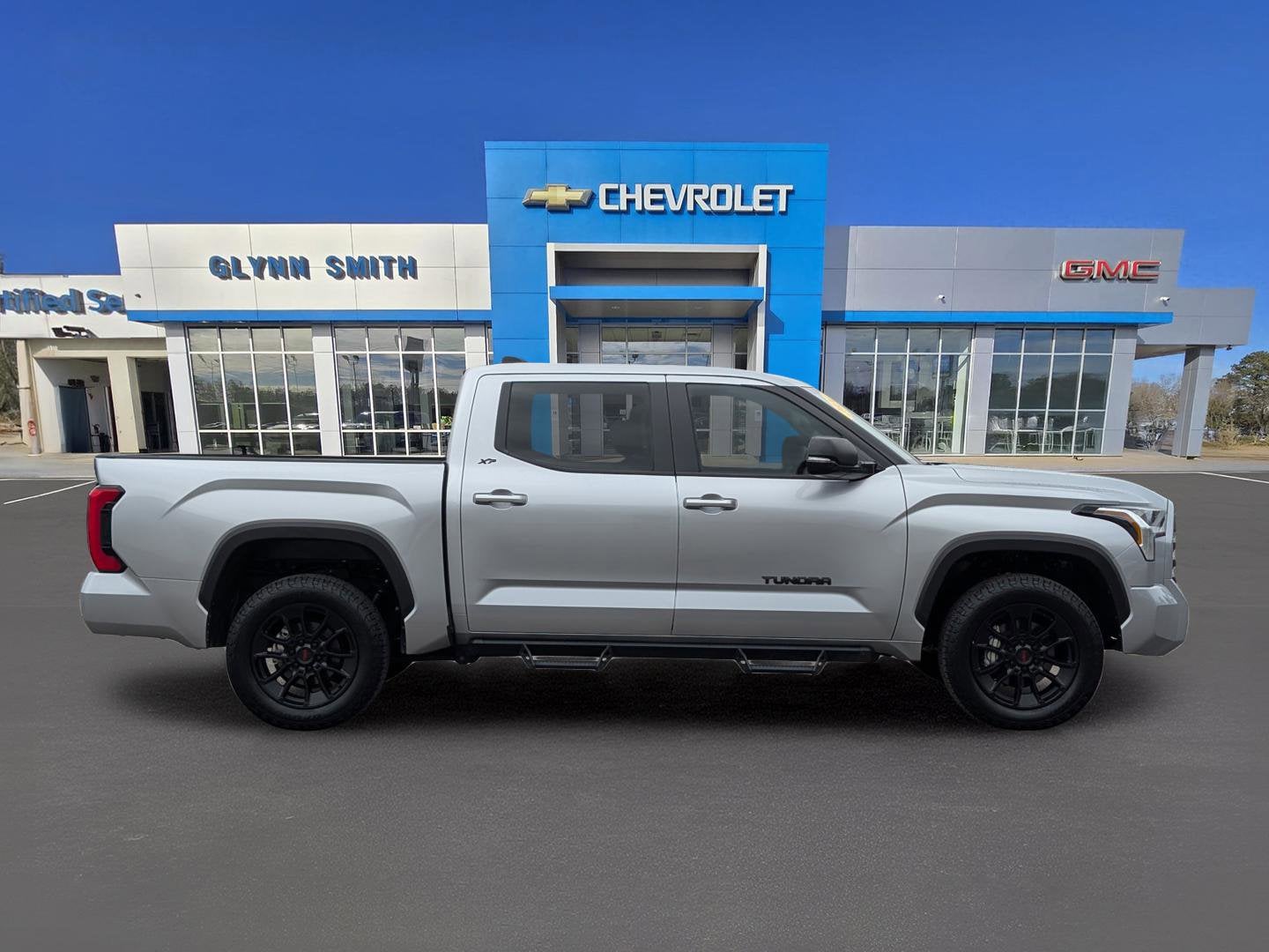 2024 Toyota Tundra 4WD SR5