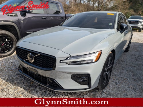 2024 Volvo S60 Core Dark Theme