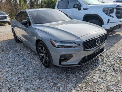 2024 Volvo S60 Core Dark Theme