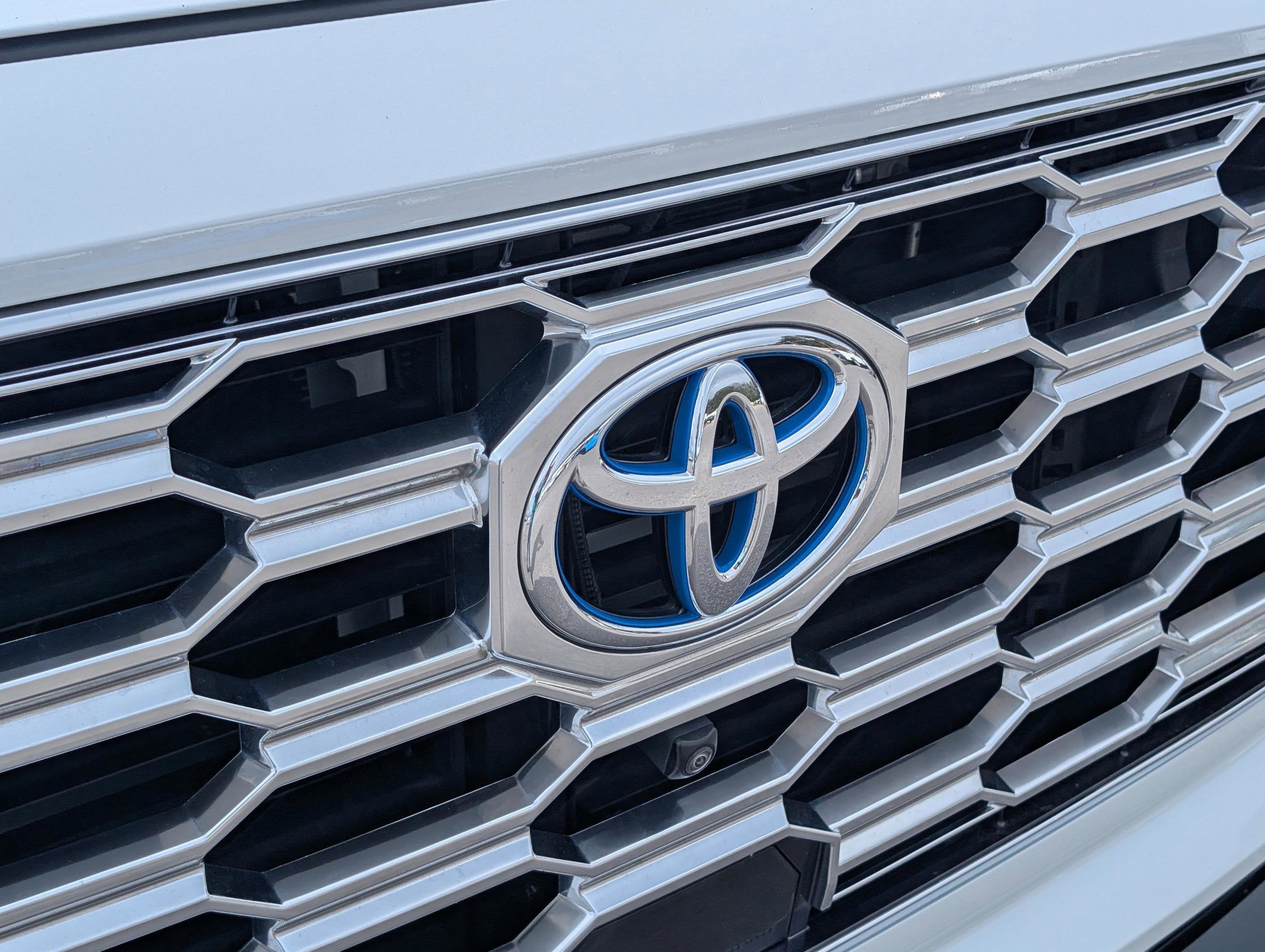 2024 Toyota Sequoia SR5