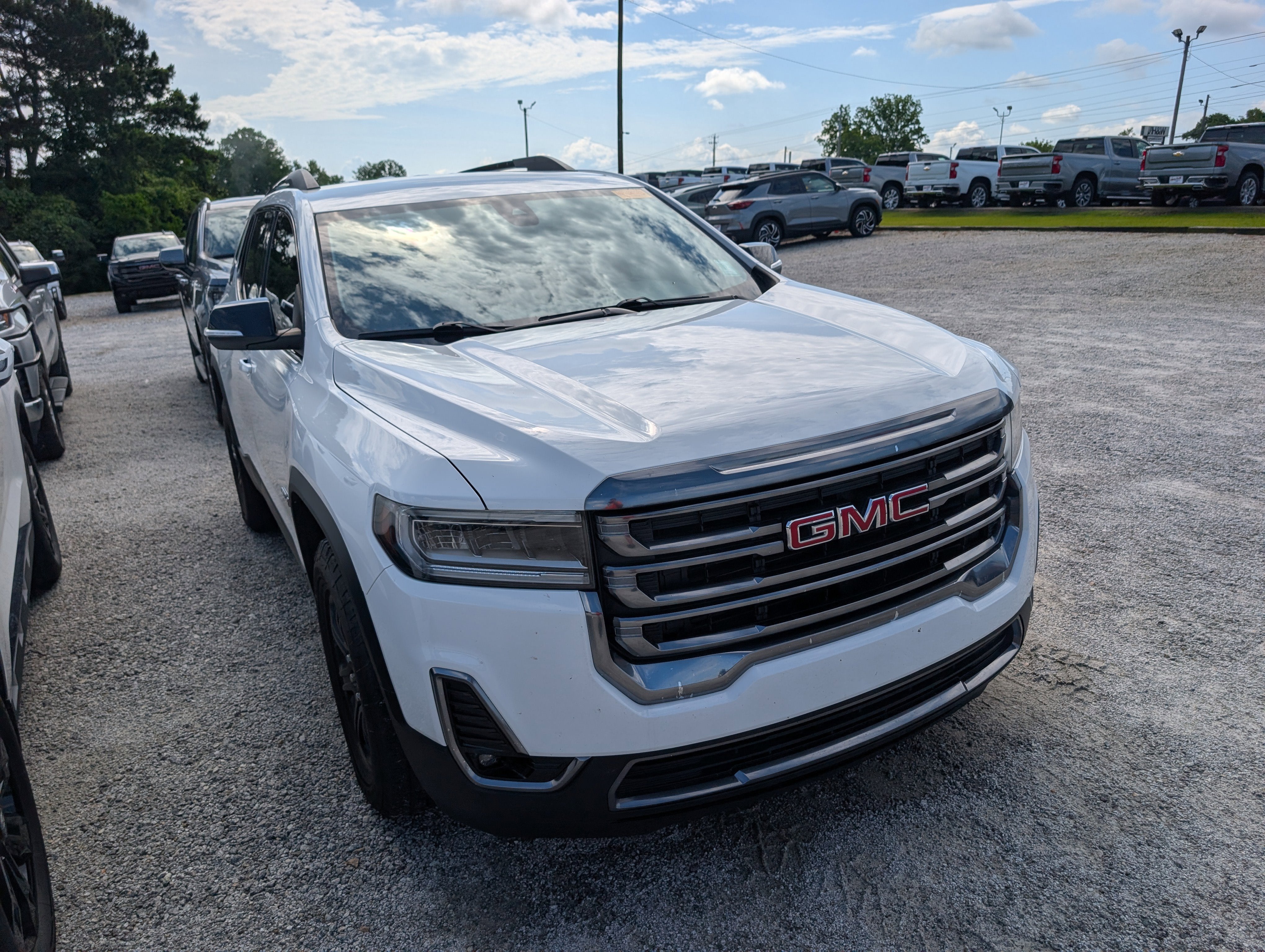 2023 GMC Acadia AT4