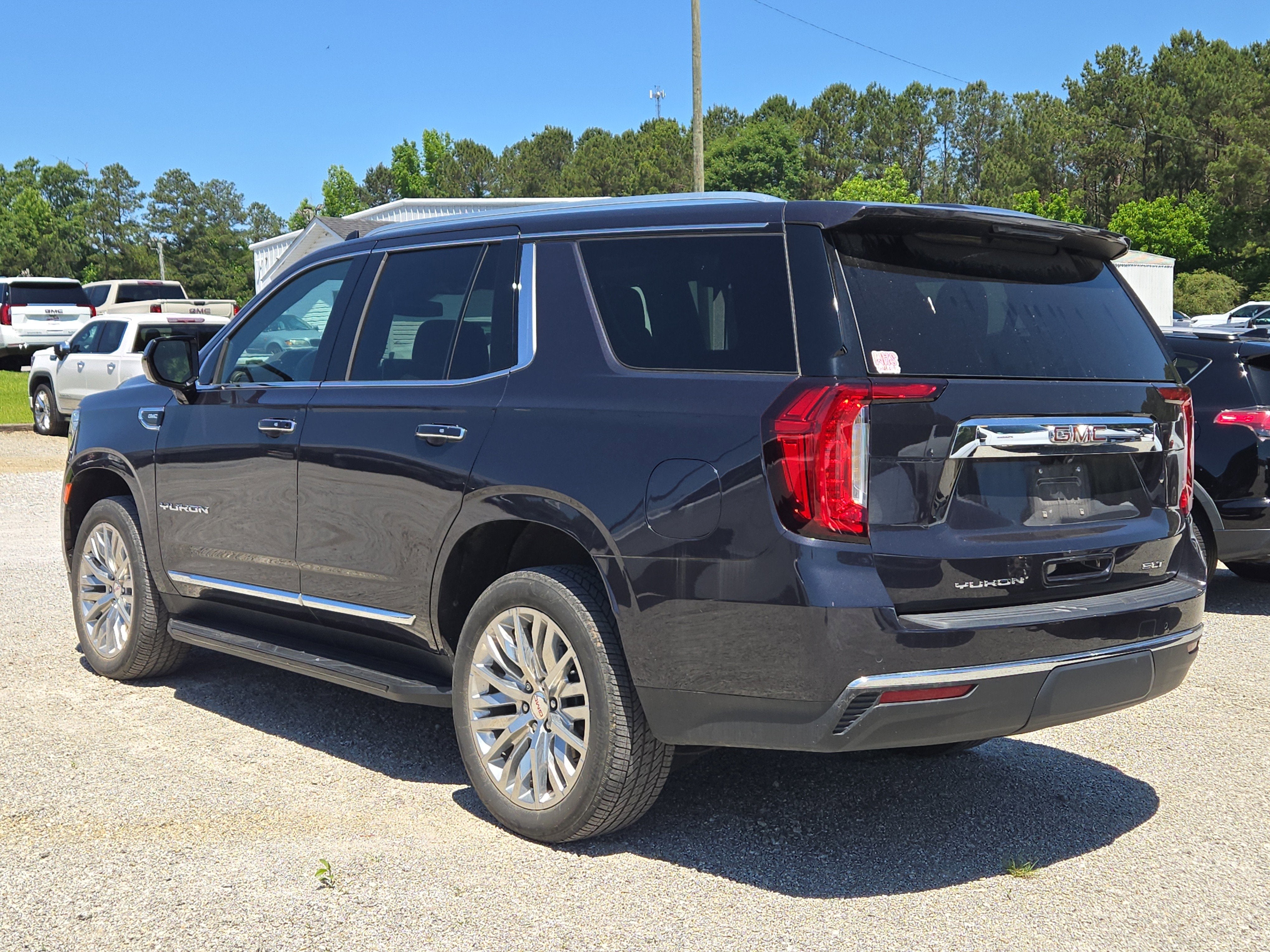 2023 GMC Yukon SLT