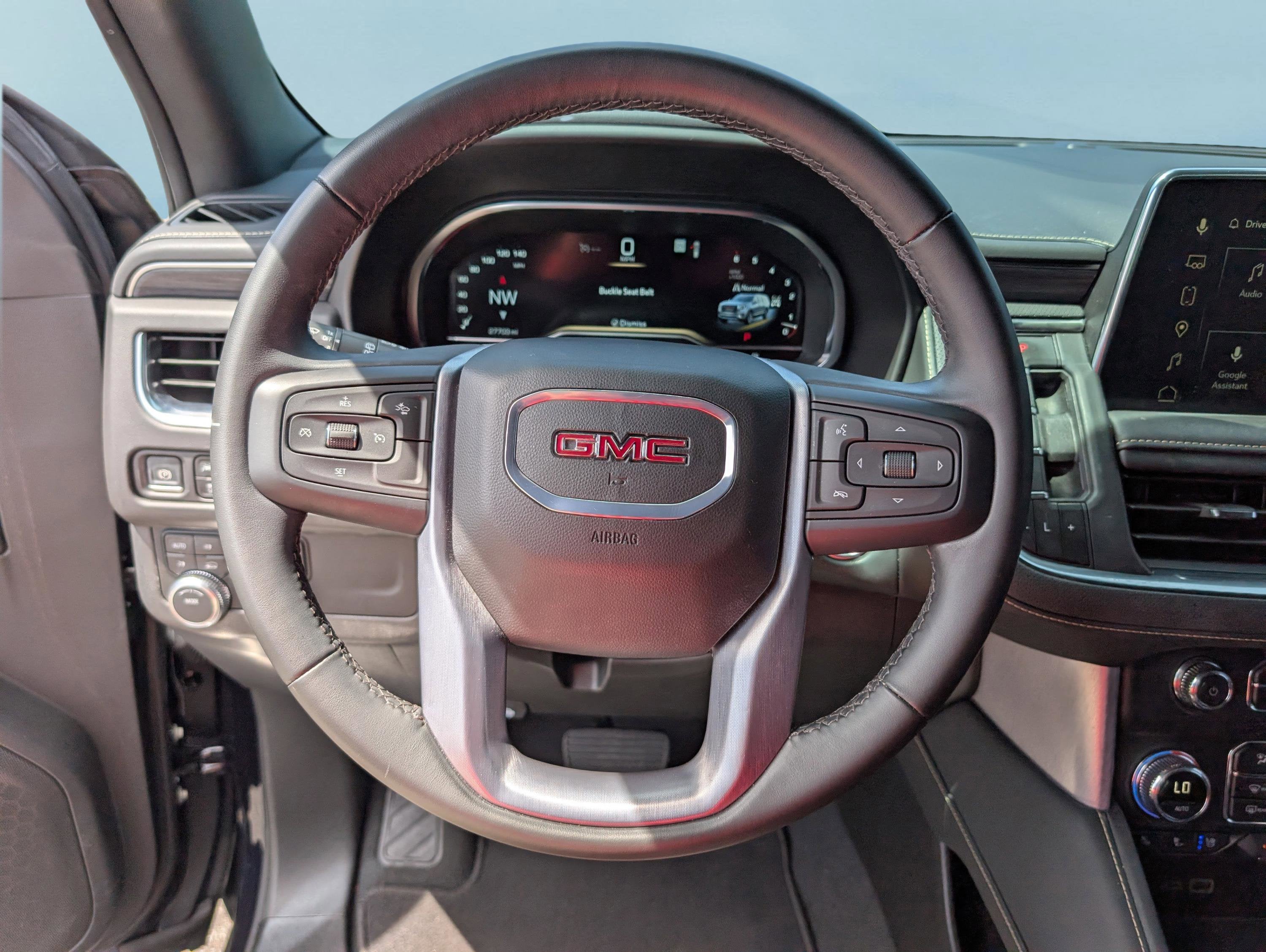 2024 GMC Yukon SLT