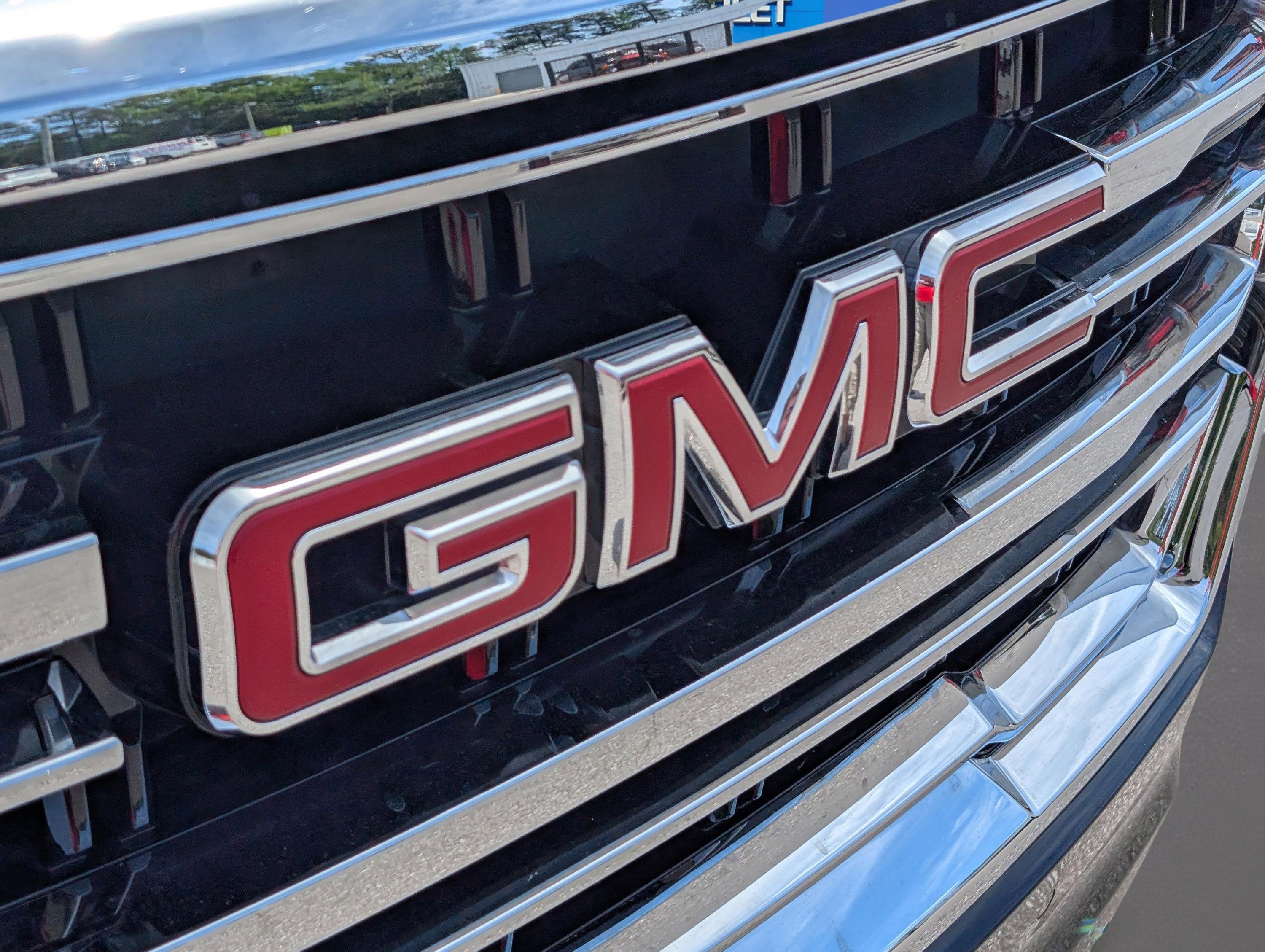 2024 GMC Yukon SLT