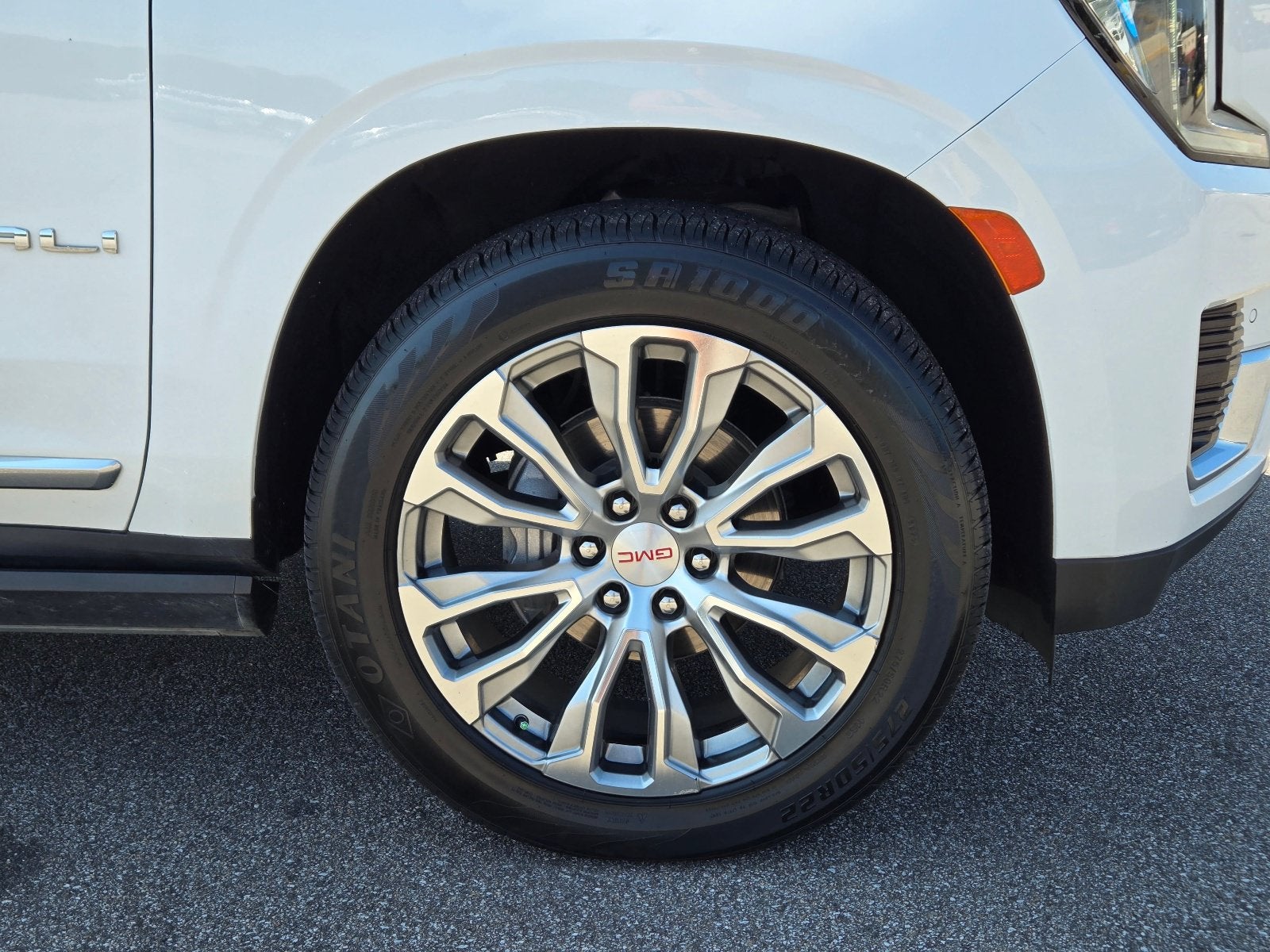 2023 GMC Yukon Denali