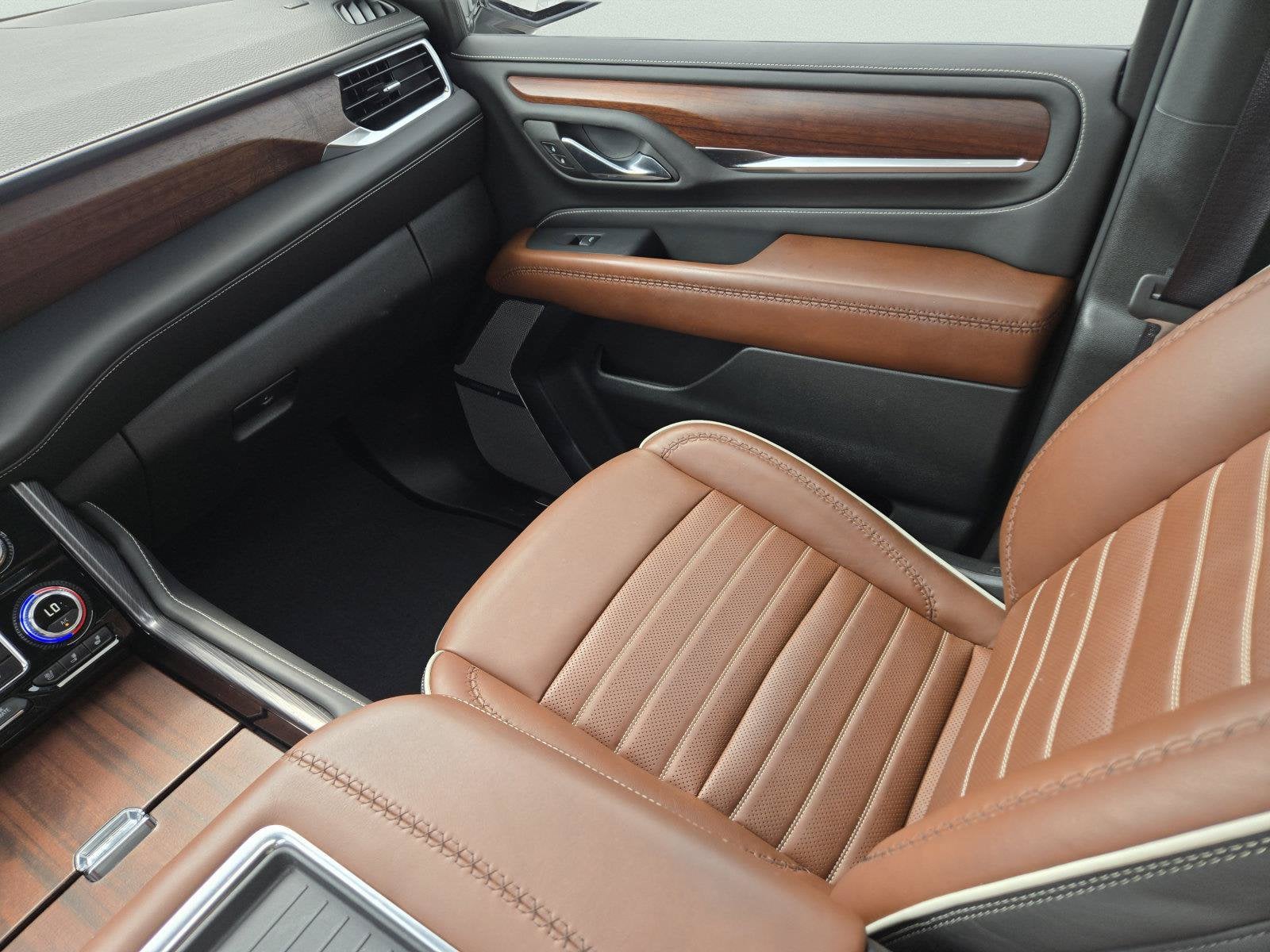 2024 GMC Yukon XL Denali Ultimate