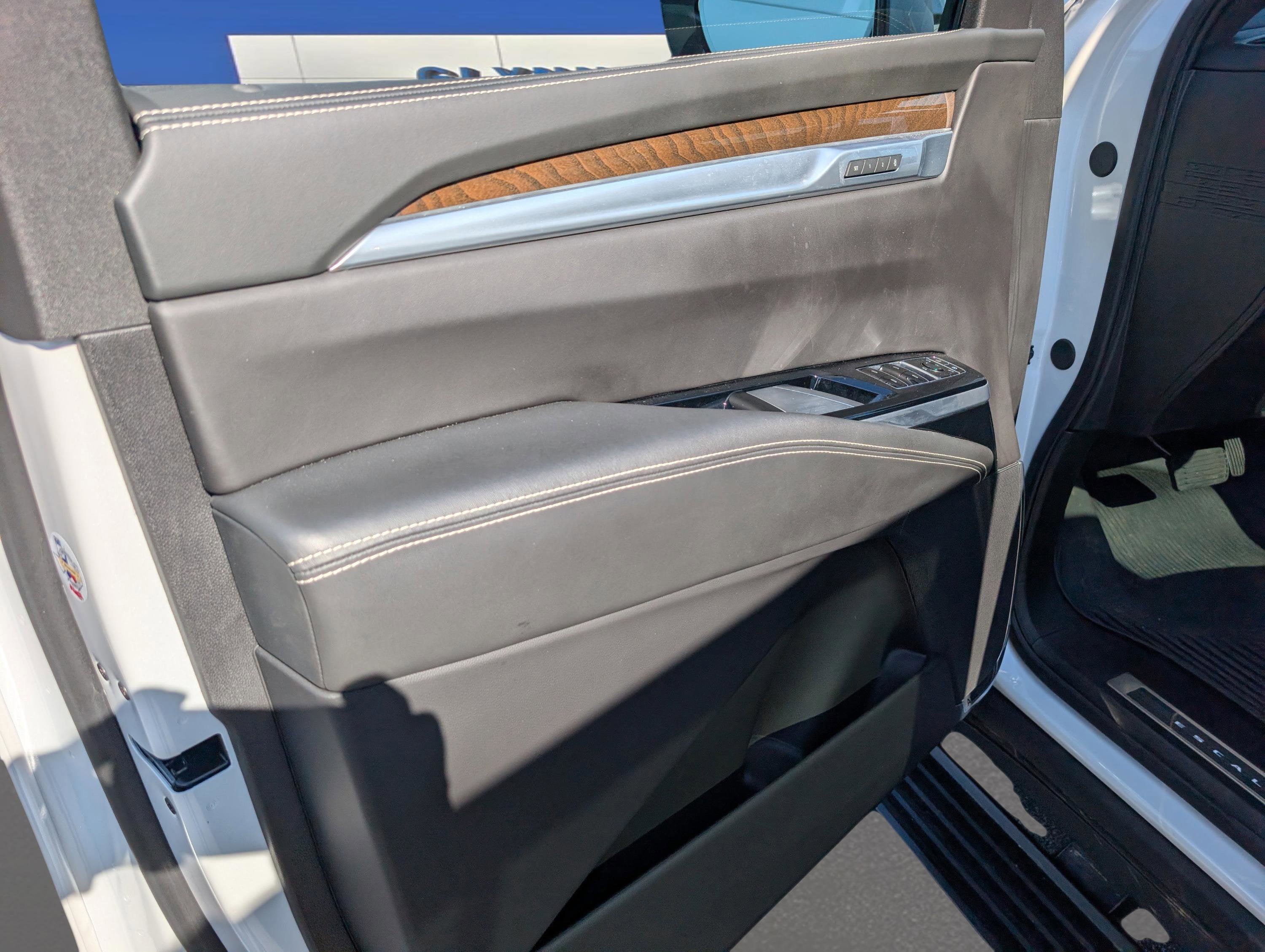 2025 Cadillac Escalade Sport Platinum