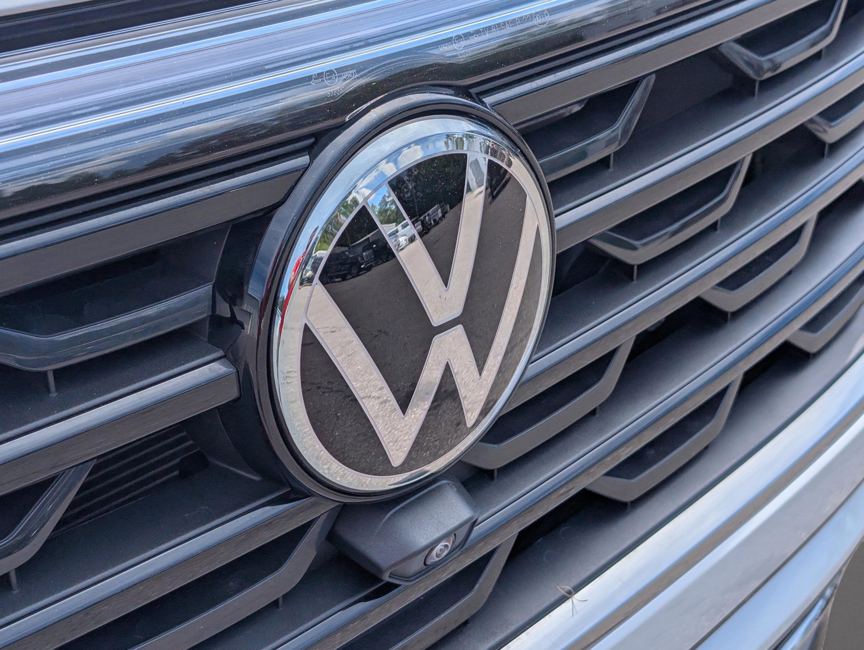 2024 Volkswagen Atlas 2.0T SEL Premium R-Line