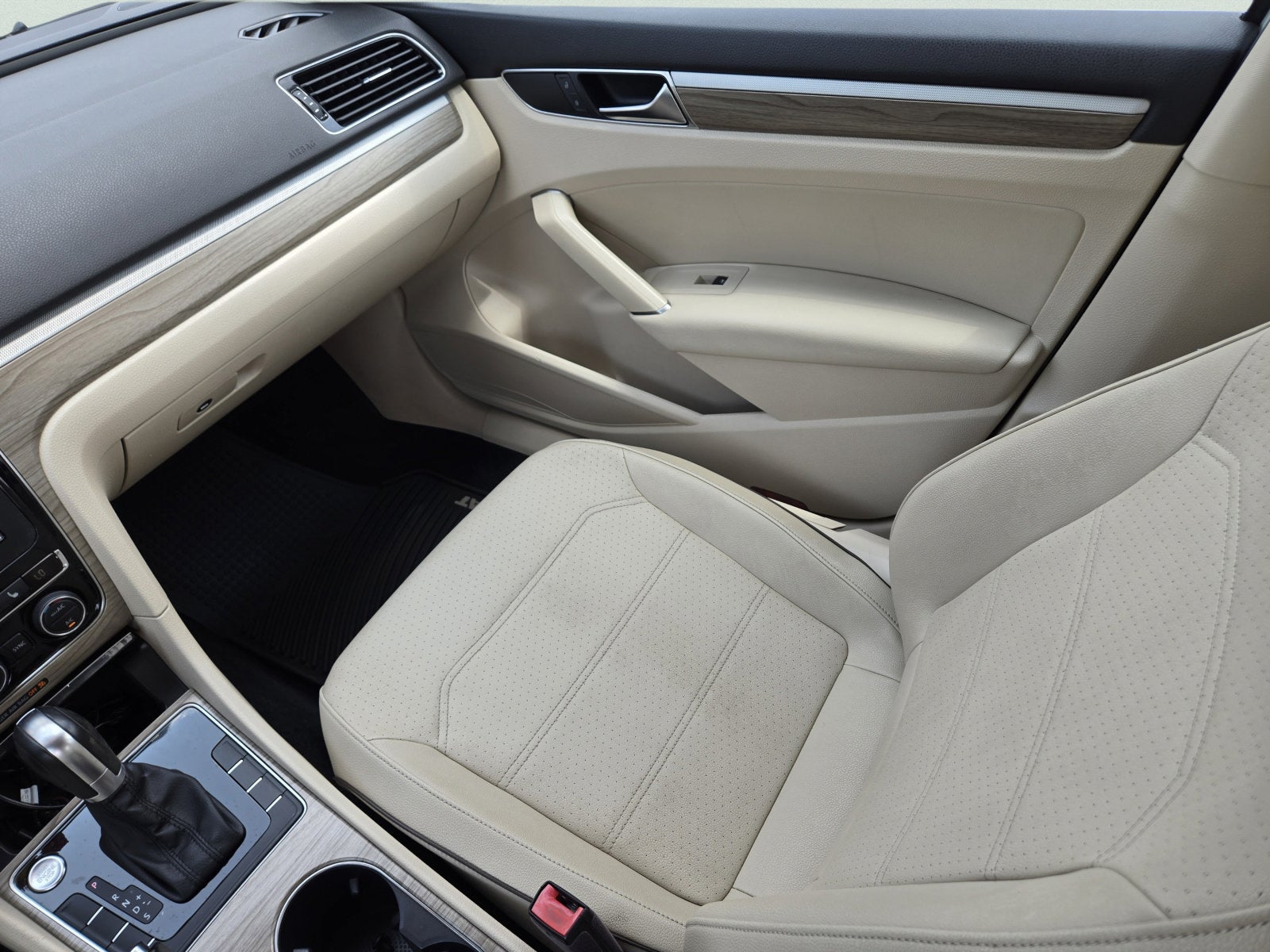 2017 Volkswagen Passat 1.8T SE