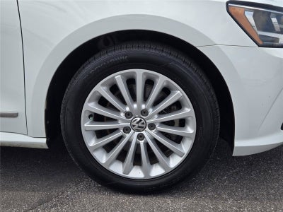 2017 Volkswagen Passat 1.8T SE
