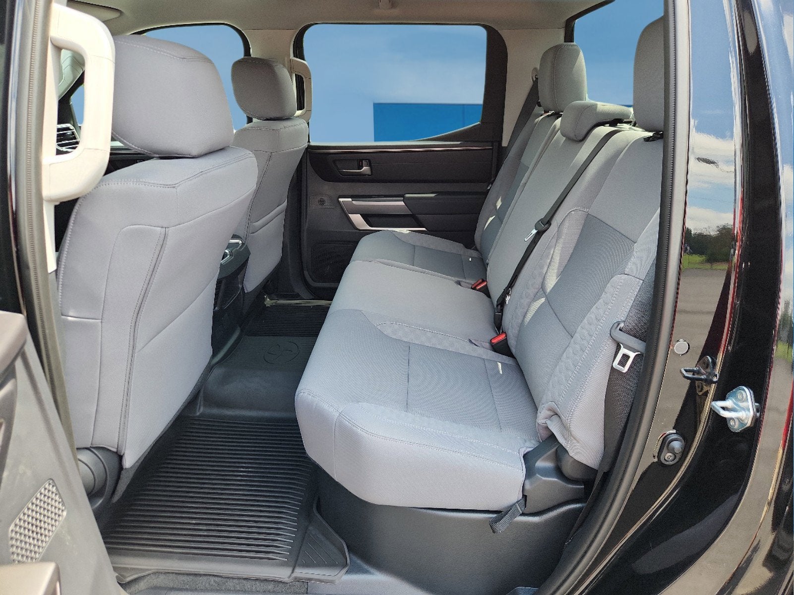 2023 Toyota Tundra 4WD SR5