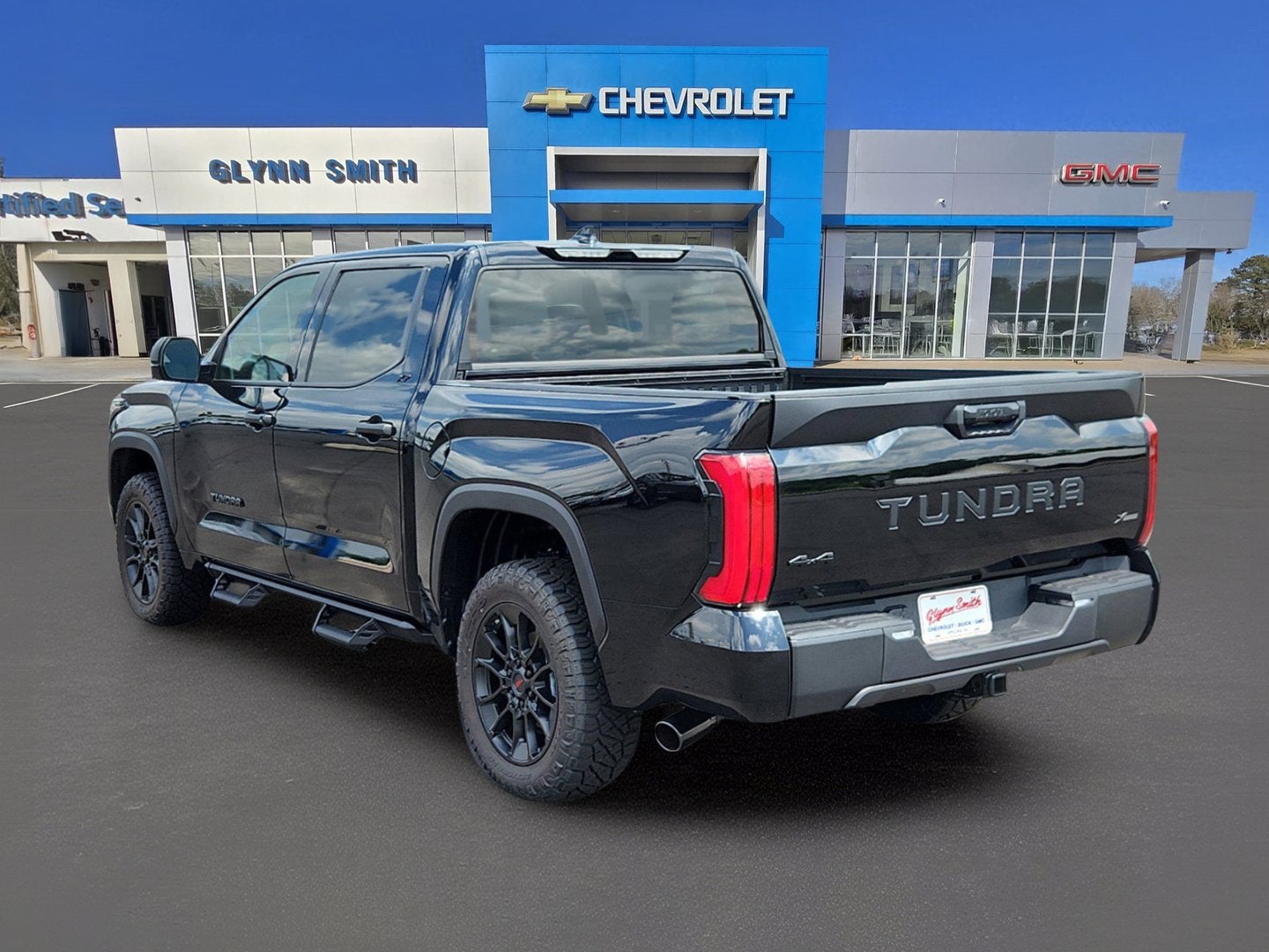 2023 Toyota Tundra 4WD SR5