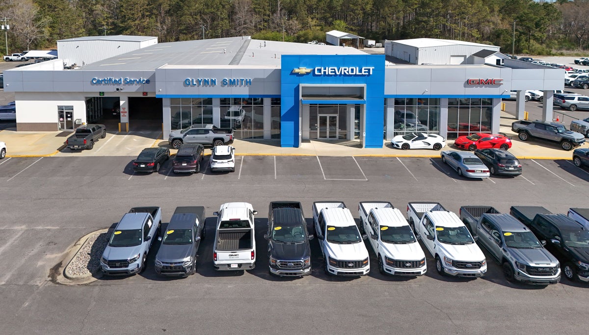 Glynn Smith Chevrolet GMC Dealership Exterior